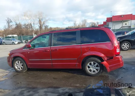 2010 Chrysler Town & Country Touring Plus from USA, damaged, VIN 2A4RR8DX6AR330679